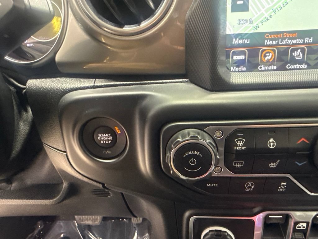 Used 2020 Jeep Wrangler Unlimited Sahara w/ Uconnect 4C Nav & Sound Group AWD/4WD image 21