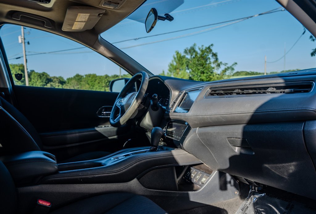 Used 2017 Honda HR-V EX image 33