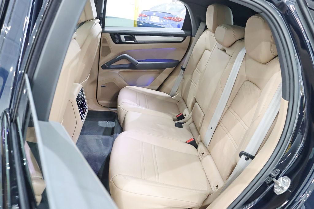 Used 2023 Porsche Cayenne S AWD/4WD image 30