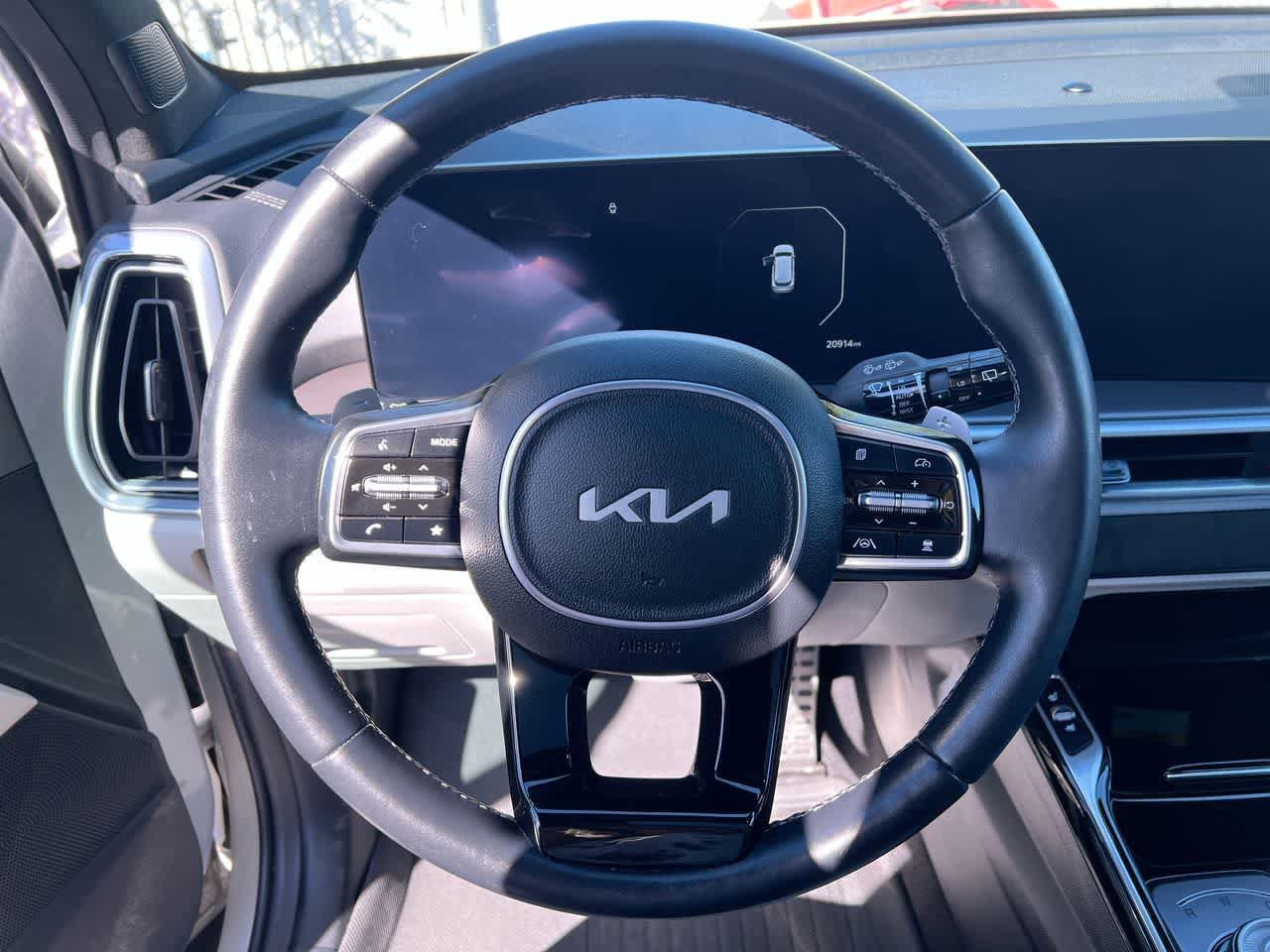 Certified 2025 Kia Sorento SX Prestige AWD/4WD image 14