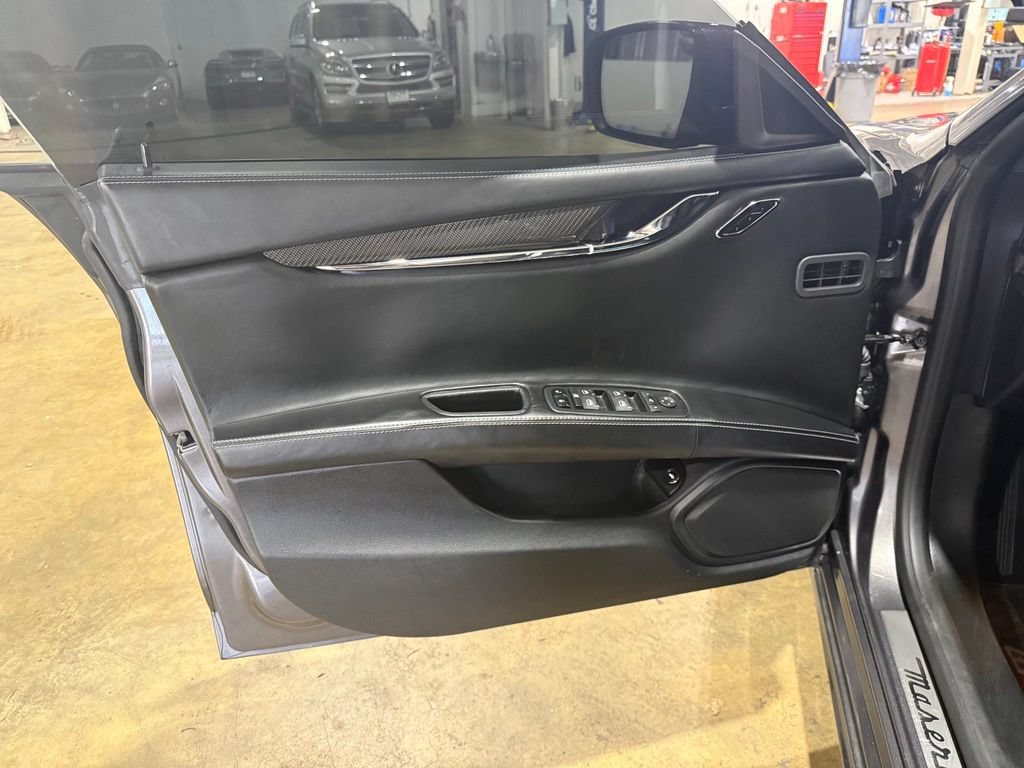 Used 2015 Maserati Quattroporte GTS RWD image 39