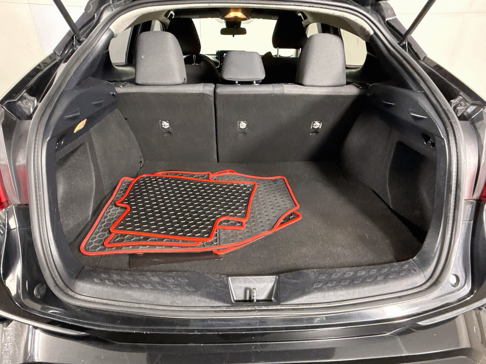 Used 2021 Toyota C-HR LE FWD image 34