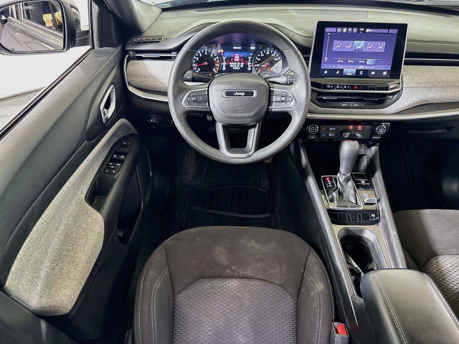 Used 2024 Jeep Compass Sport AWD/4WD image 18