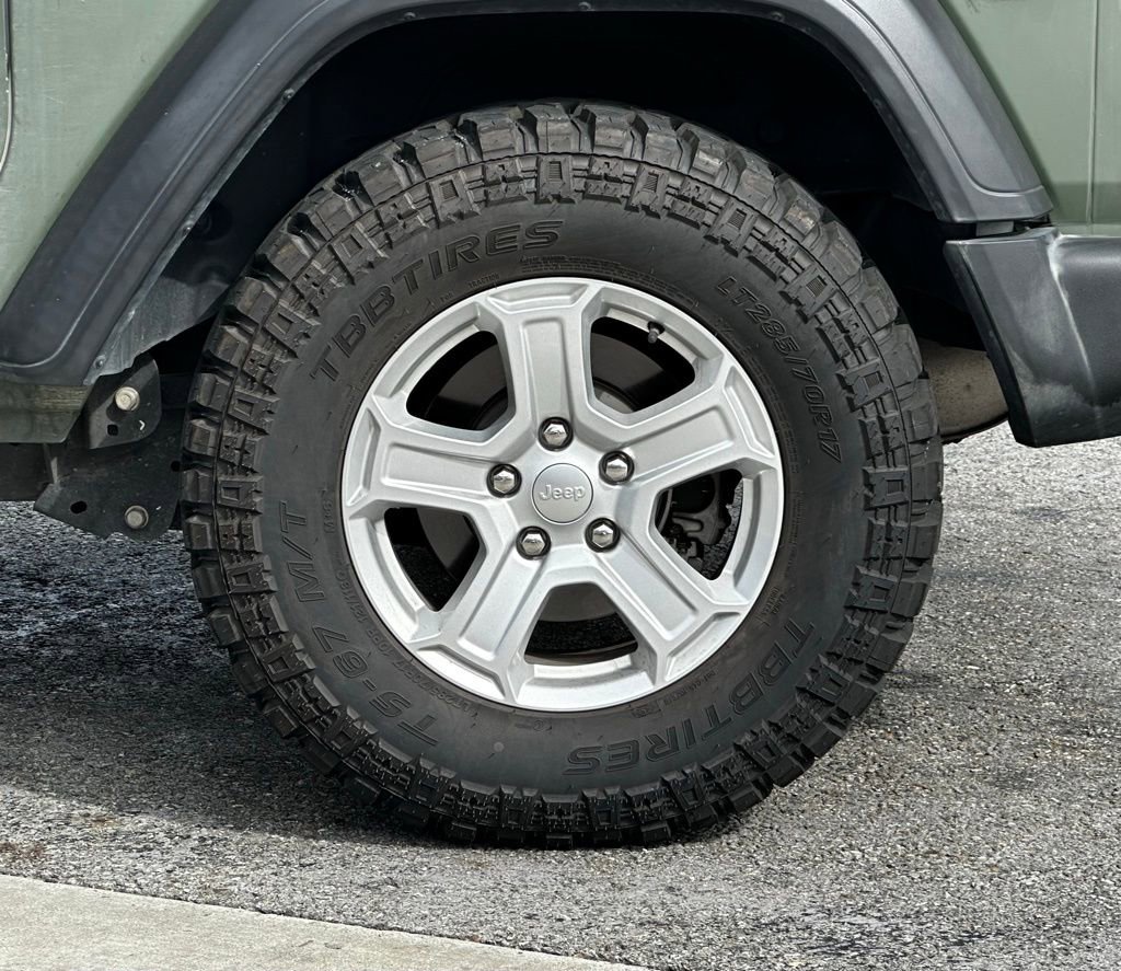 Used 2020 Jeep Wrangler Sport image 3