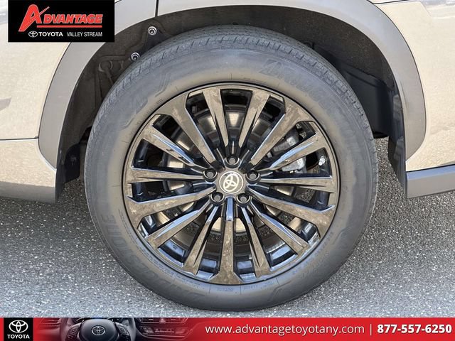 Used 2023 Toyota Highlander XSE AWD/4WD image 11