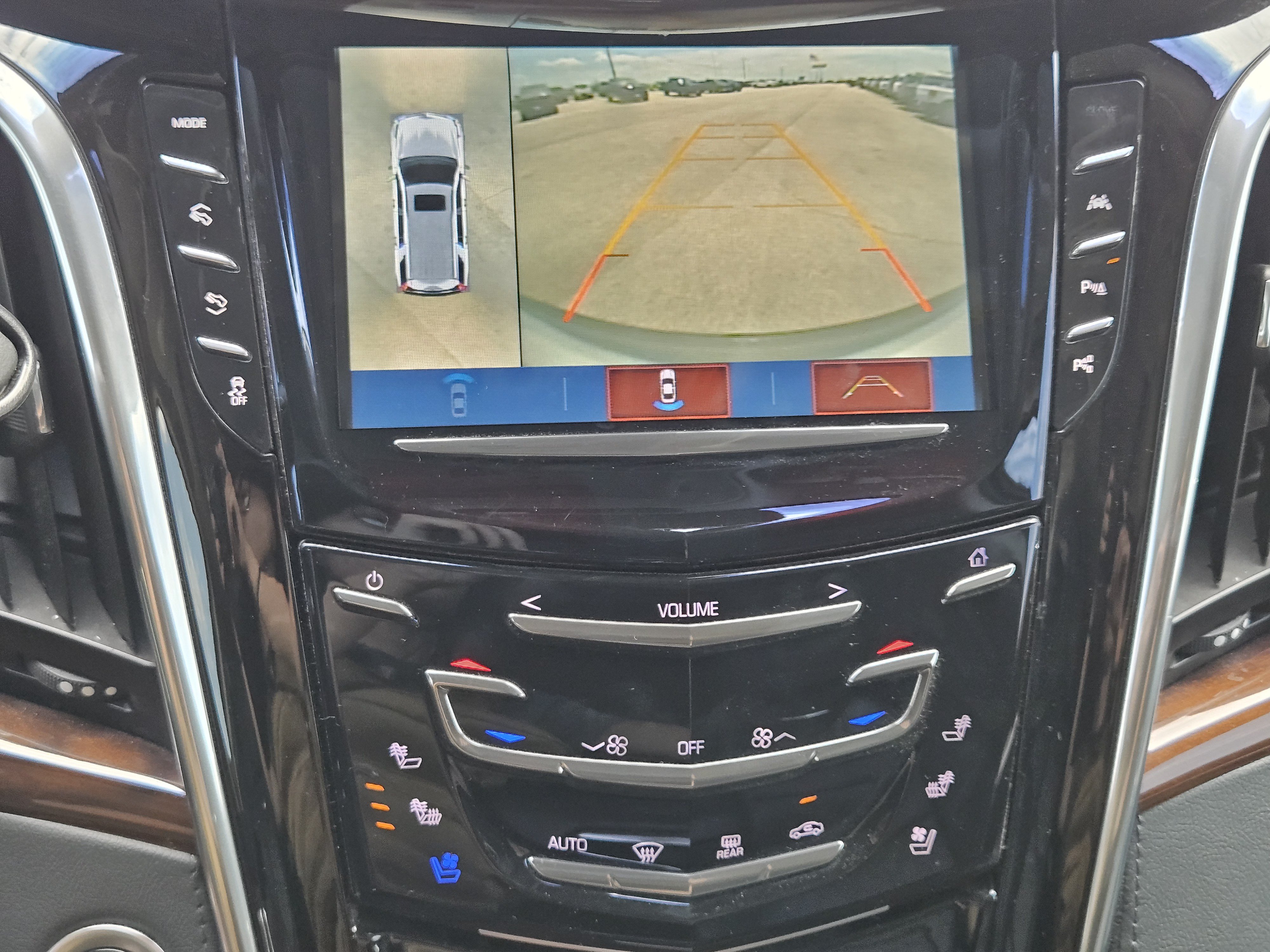 Used 2020 Cadillac Escalade ESV Luxury RWD image 17