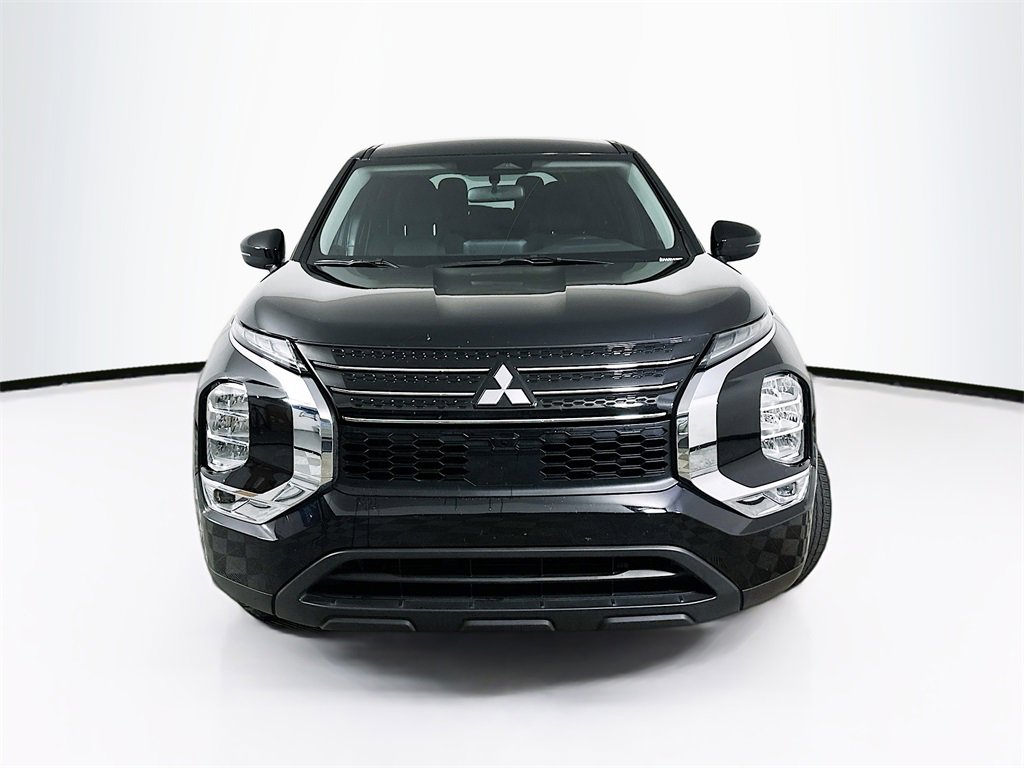 Used 2024 Mitsubishi Outlander ES image 5