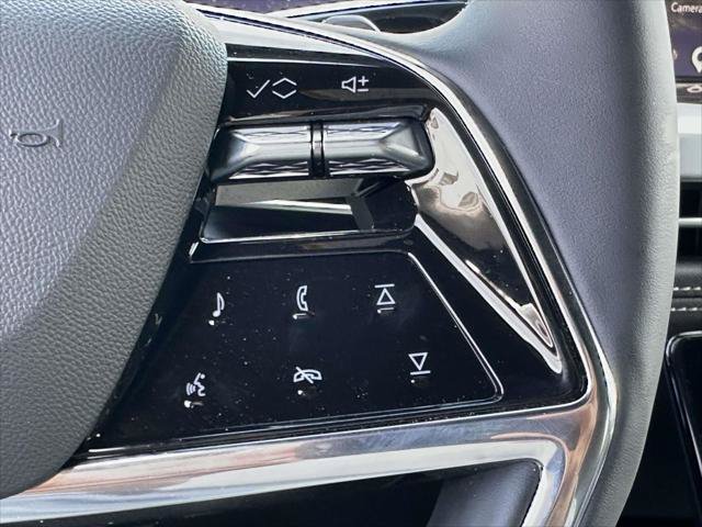 Used 2026 Cadillac Escalade ESV 4WD w/ LPO, Floor Liner Package image 28