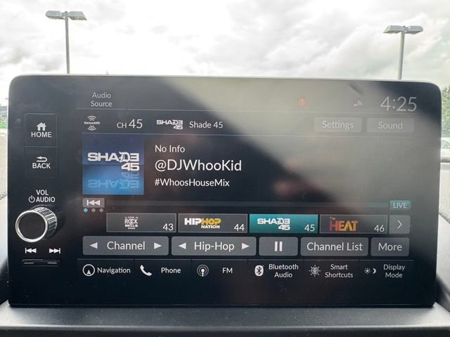 Used 2025 Honda Pilot Touring image 14