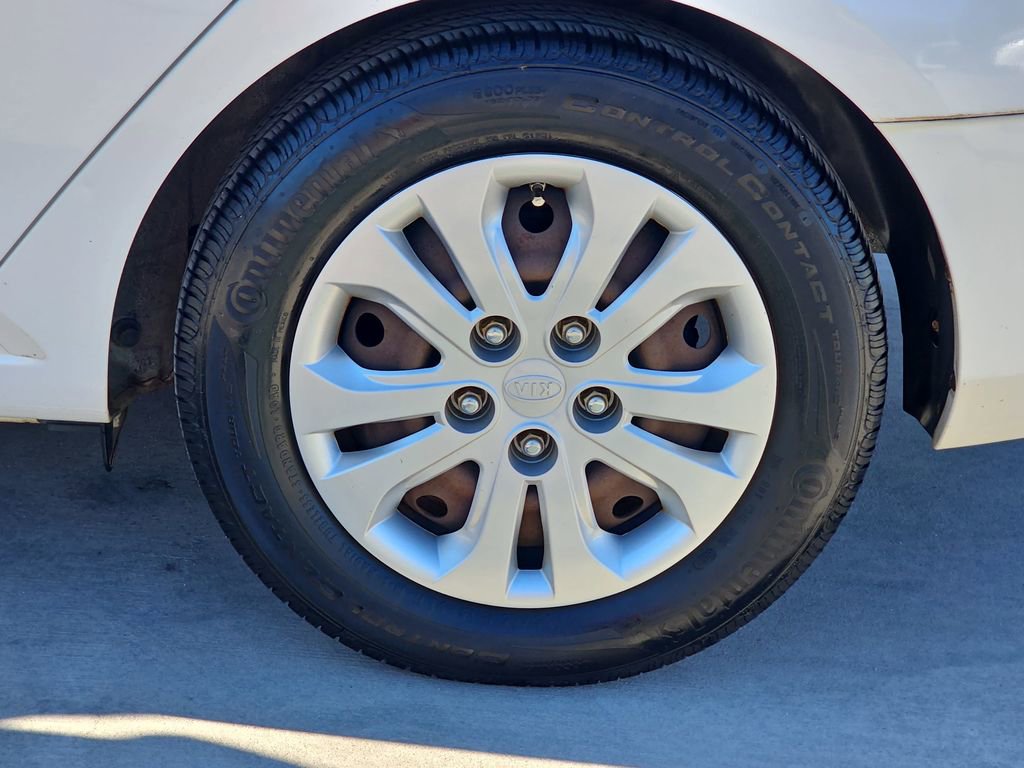 Used 2013 Kia Forte EX image 35