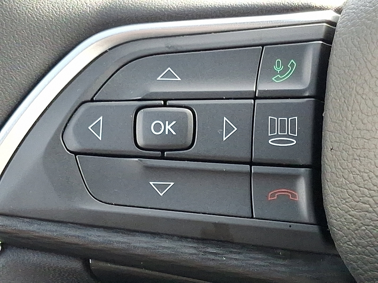 Certified 2024 Jeep Grand Cherokee L Laredo image 21