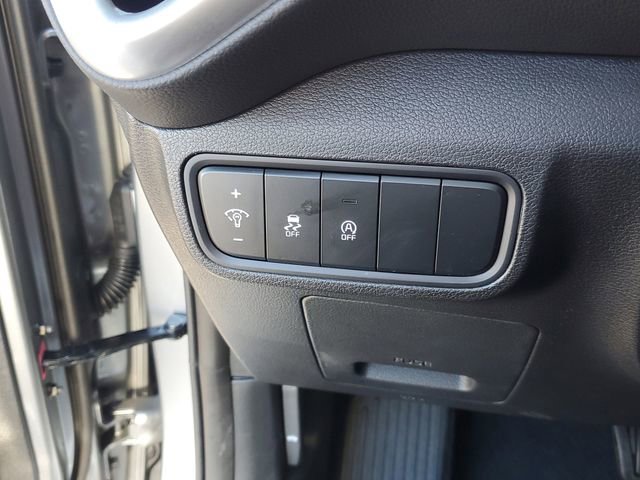 Used 2025 Kia Soul LX FWD image 27
