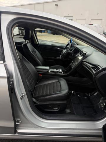 Used 2018 Ford Fusion SE w/ Equipment Group 201A image 12