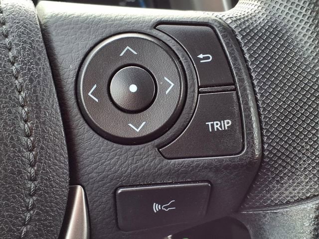 Used 2018 Toyota RAV4 LE image 23