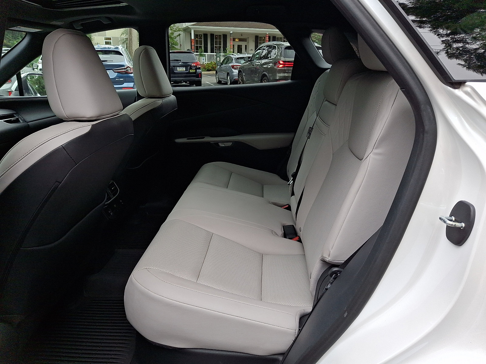 Certified 2023 Lexus RX 350 Premium w/ Accessory Package AWD/4WD image 10