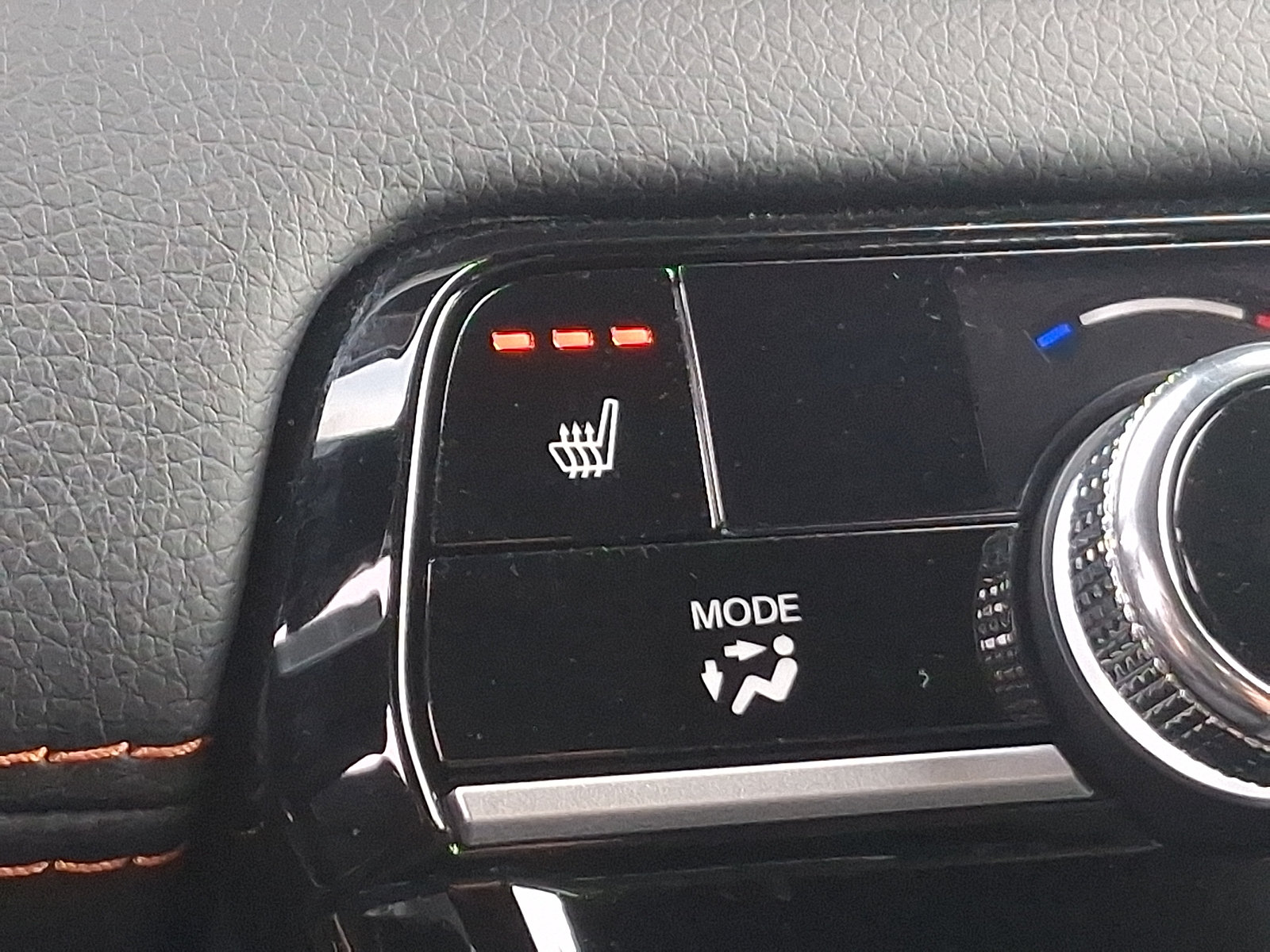 Used 2025 Honda Pilot Sport image 23