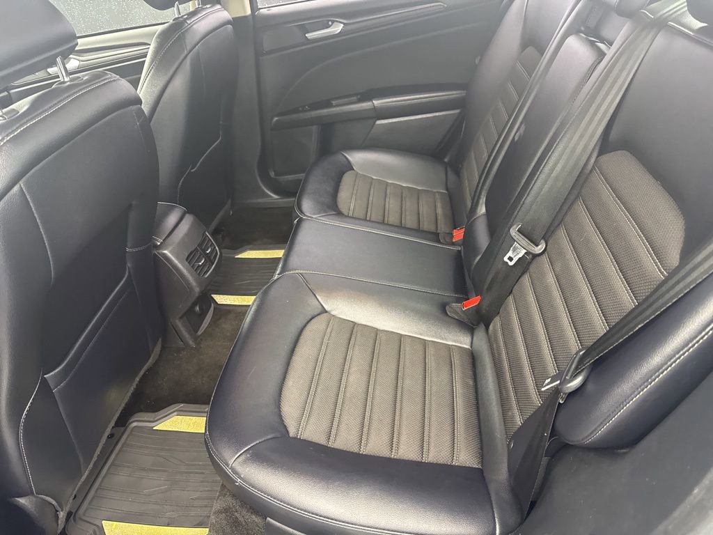 Used 2018 Ford Fusion SE w/ Equipment Group 601A image 13