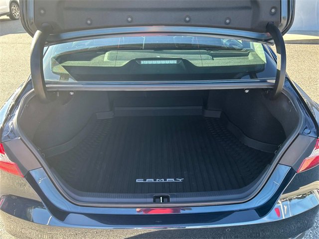 Used 2020 Toyota Camry XLE image 12