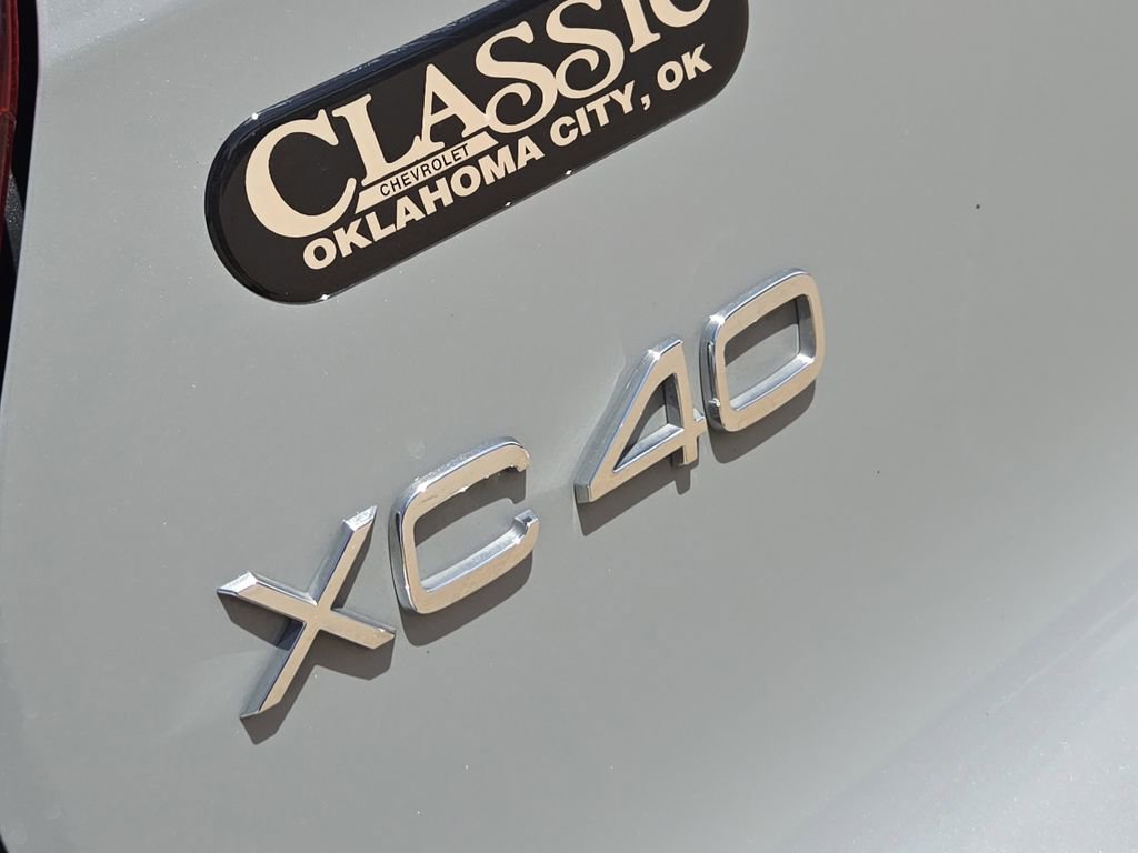 Used 2024 Volvo XC40 B5 Core AWD/4WD image 33