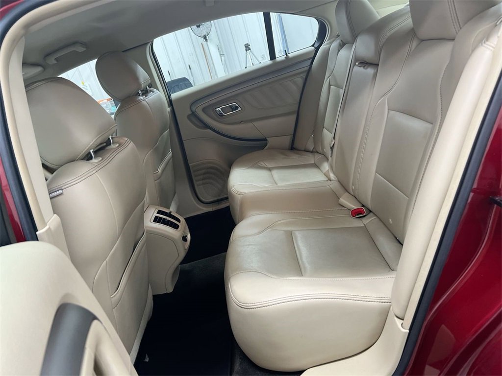 Used 2013 Ford Taurus SEL image 21