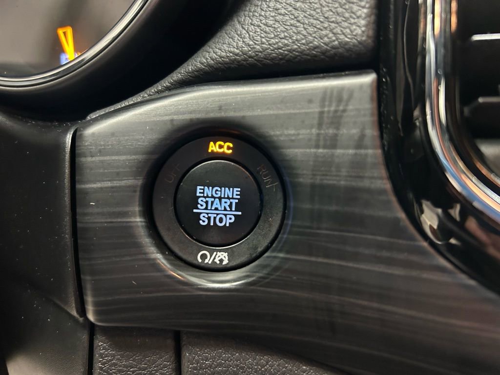 Used 2019 Jeep Grand Cherokee Altitude image 15