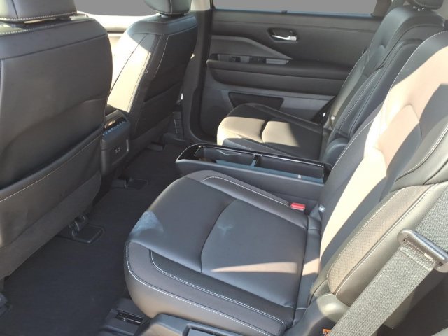 Certified 2024 Nissan Pathfinder SL w/ SL Premium Package AWD/4WD image 14
