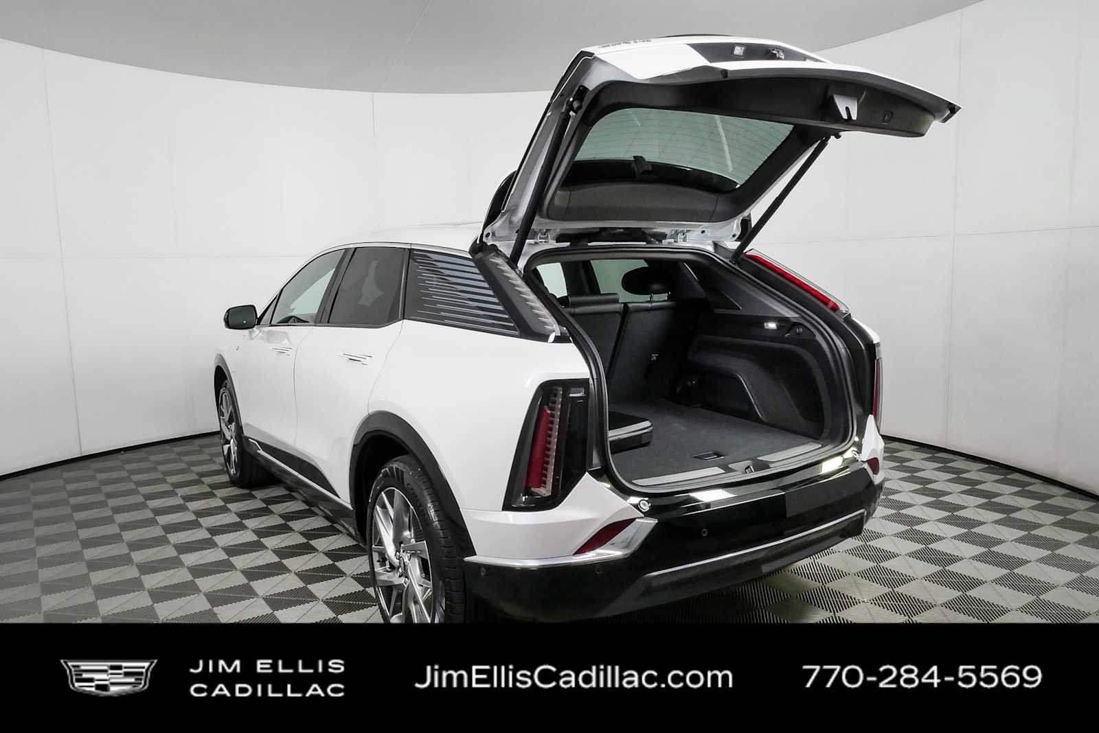 Certified 2025 Cadillac Optiq Luxury 1 AWD/4WD image 32