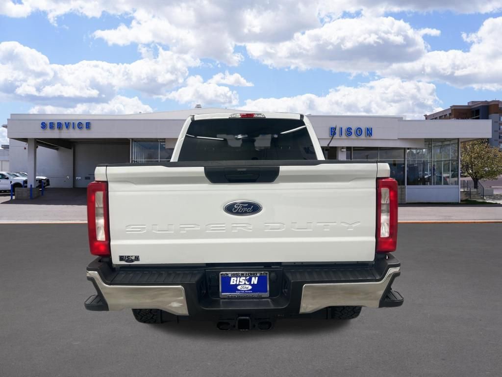 Used 2023 Ford F350 XLT image 4