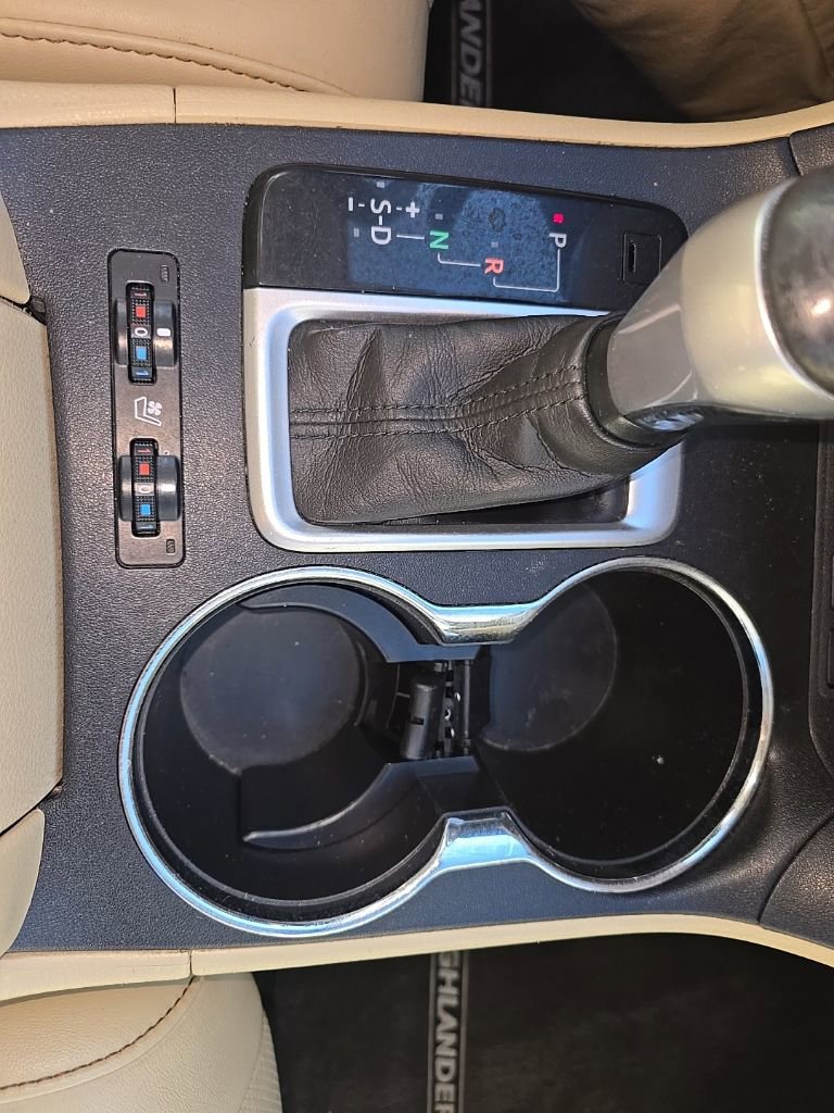 Used 2016 Toyota Highlander Limited image 19