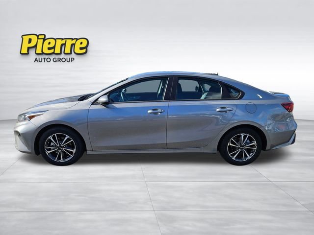 Used 2024 Kia Forte LXS image 2