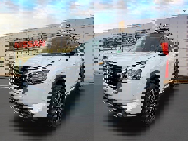 New 2025 Nissan Pathfinder Platinum w/ Cargo Package image 2