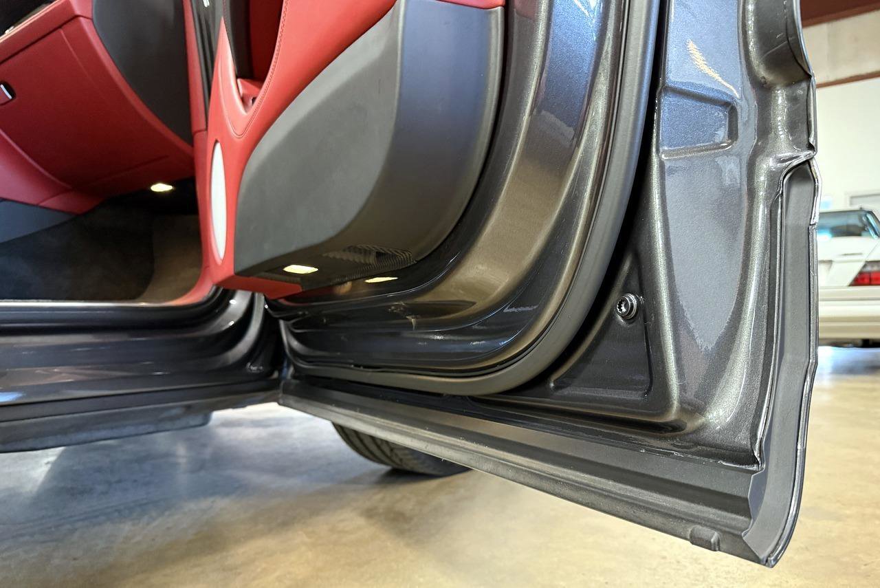 Used 2018 Bentley Bentayga image 75