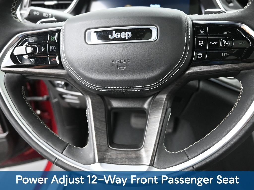 Used 2023 Jeep Grand Cherokee Overland w/ Luxury Tech Group IV AWD/4WD image 22