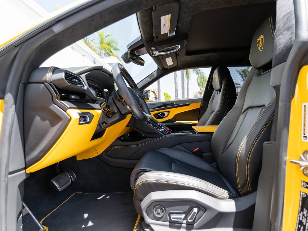 Used 2021 Lamborghini Urus AWD/4WD image 18