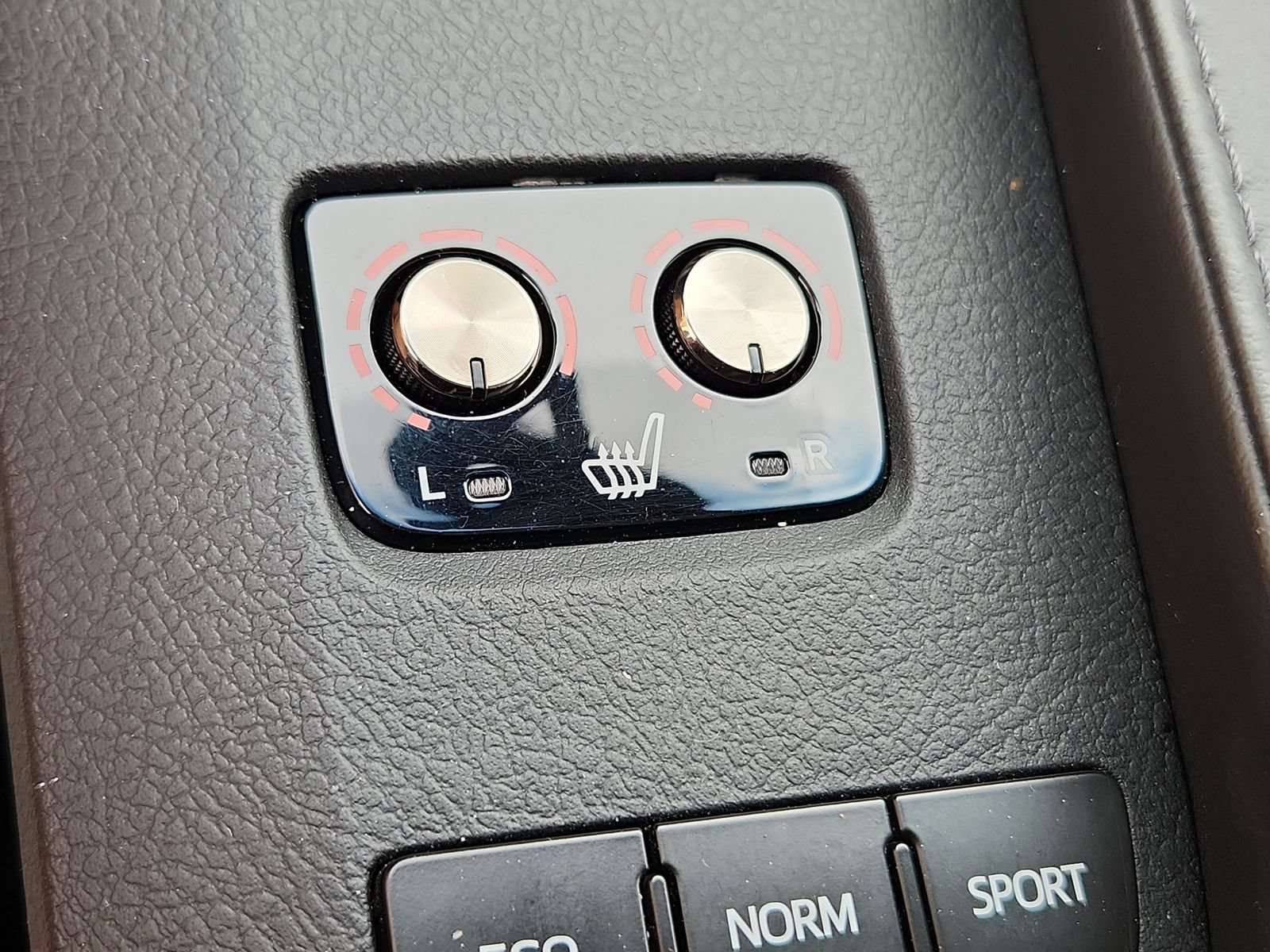 Used 2016 Toyota Avalon XLE FWD image 22