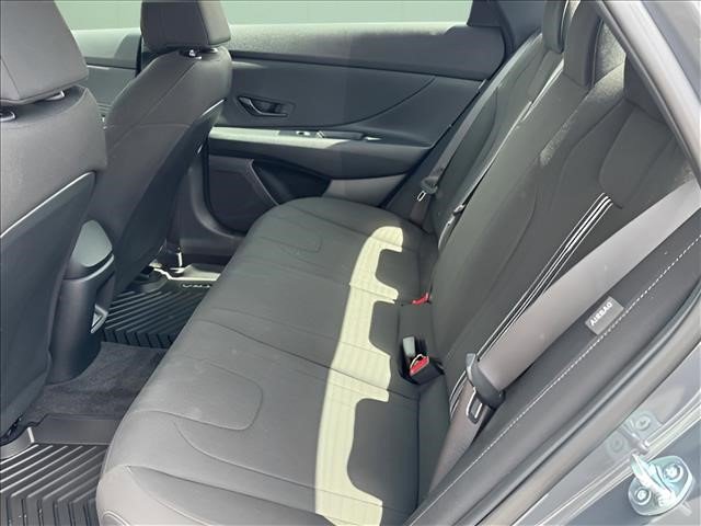 Certified 2025 Hyundai Elantra SEL FWD image 13