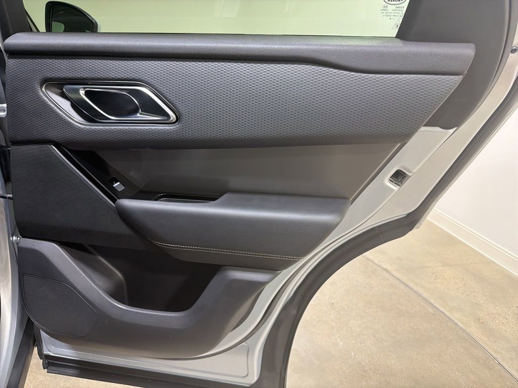 Used 2019 Land Rover Range Rover Velar S image 26