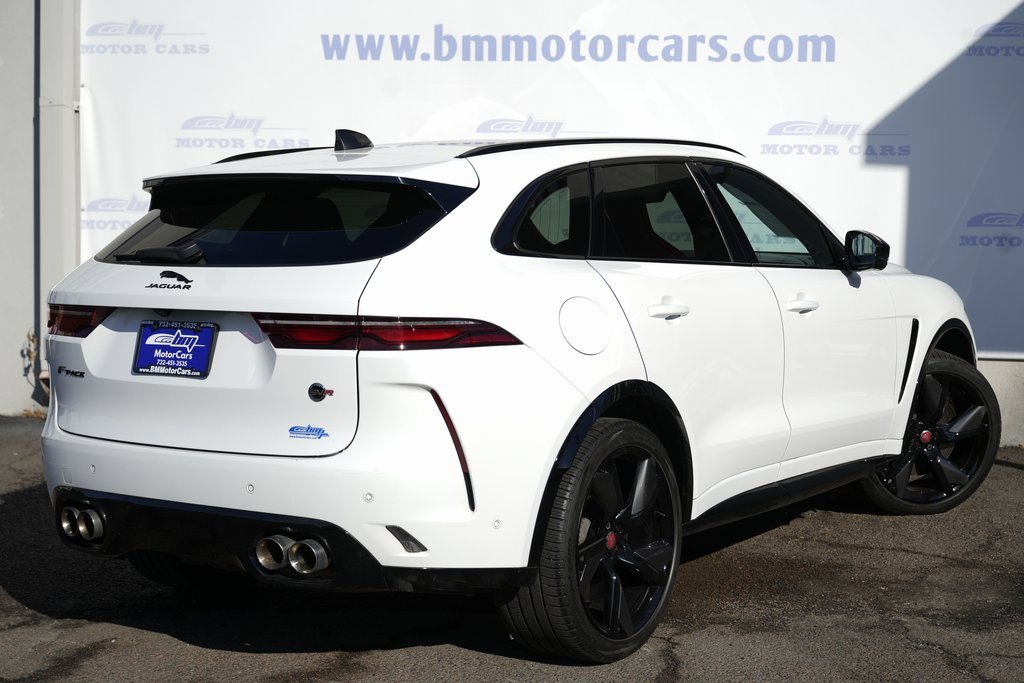 Used 2022 Jaguar F-PACE SVR image 3