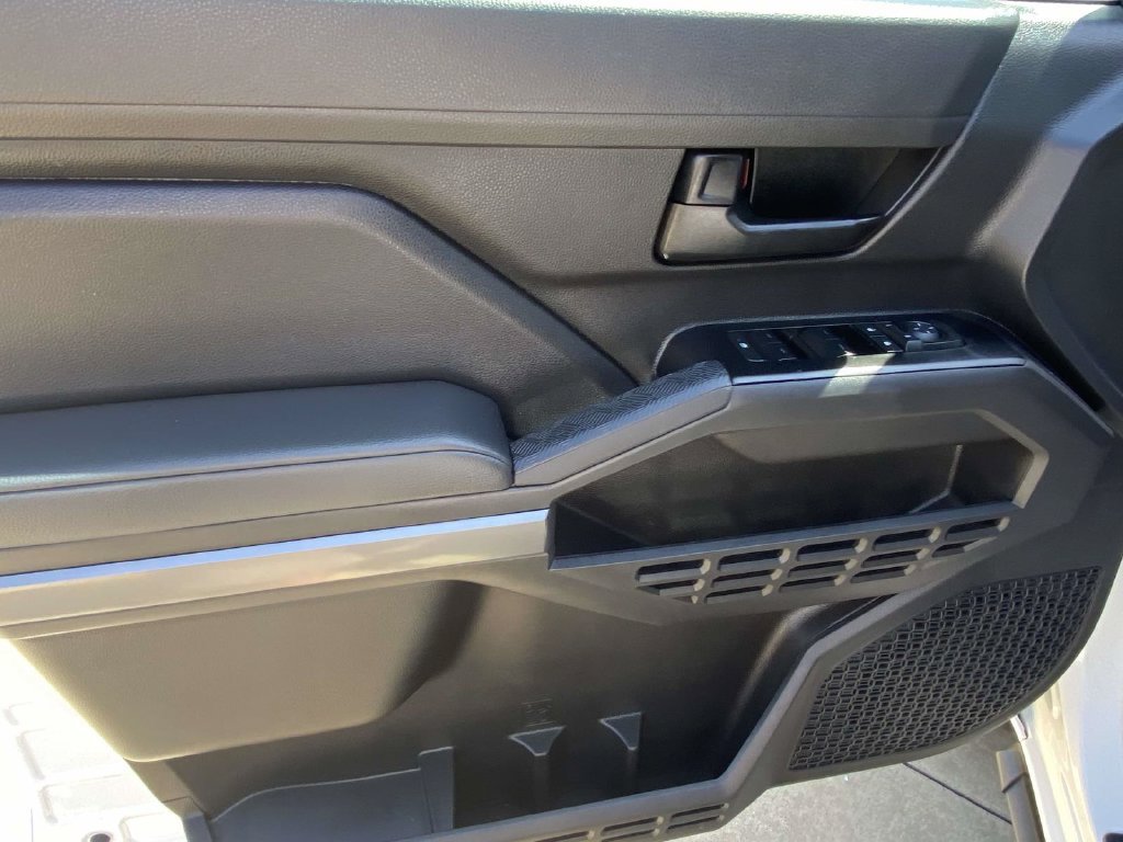 Used 2025 Toyota Tacoma SR5 RWD image 19