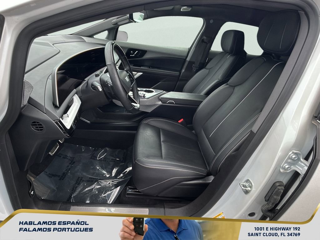 Used 2025 Cadillac Optiq Luxury 2 w/ LPO, Floor Liner Package AWD/4WD image 12
