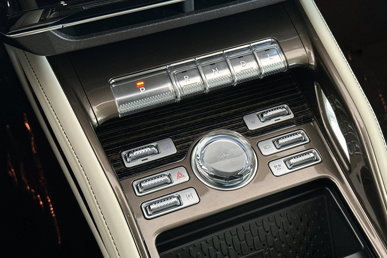 New 2025 Lincoln Nautilus Black Label w/ Jet Appearance Package image 20