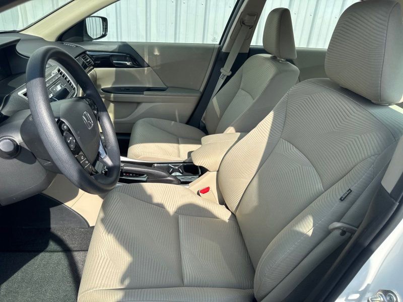 Used 2016 Honda Accord LX image 18