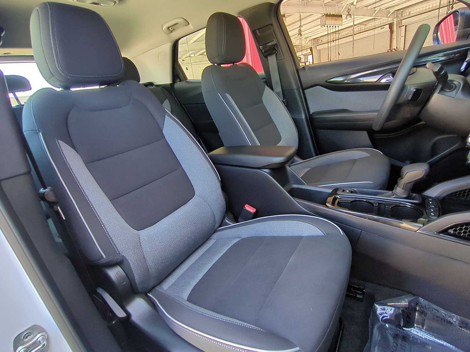 Used 2024 Chevrolet TrailBlazer LS FWD image 26