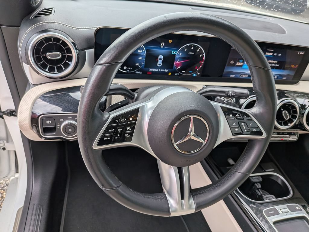 Used 2025 Mercedes-Benz CLA 250 image 14