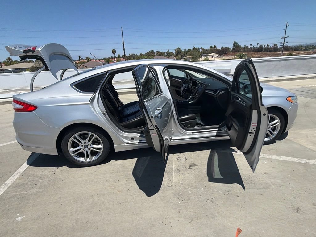 Used 2016 Ford Fusion Titanium FWD image 18