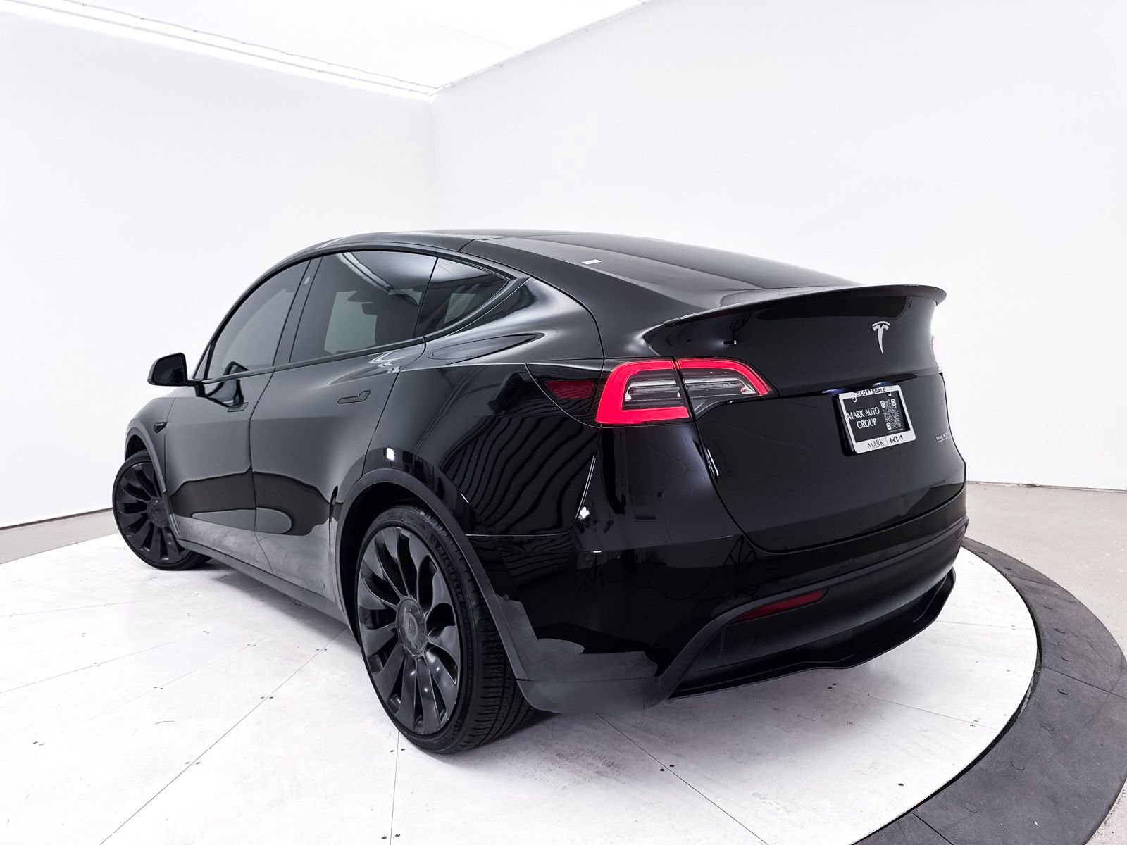 Used 2022 Tesla Model Y Performance AWD/4WD image 2