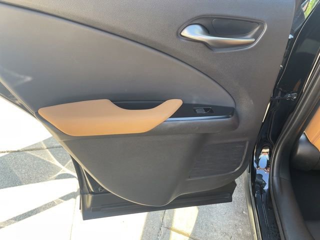 Used 2023 Lexus UX 250h AWD w/ Premium Package image 30