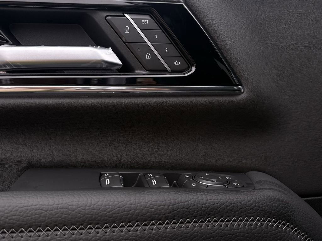 New 2026 GMC Yukon XL Denali w/ Denali Reserve Package image 15