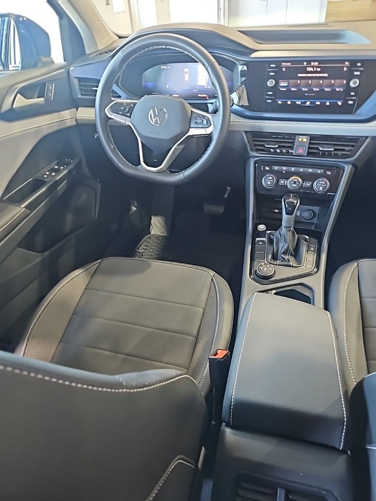 Used 2024 Volkswagen Taos SE w/ Black Wheel Plus Package image 24