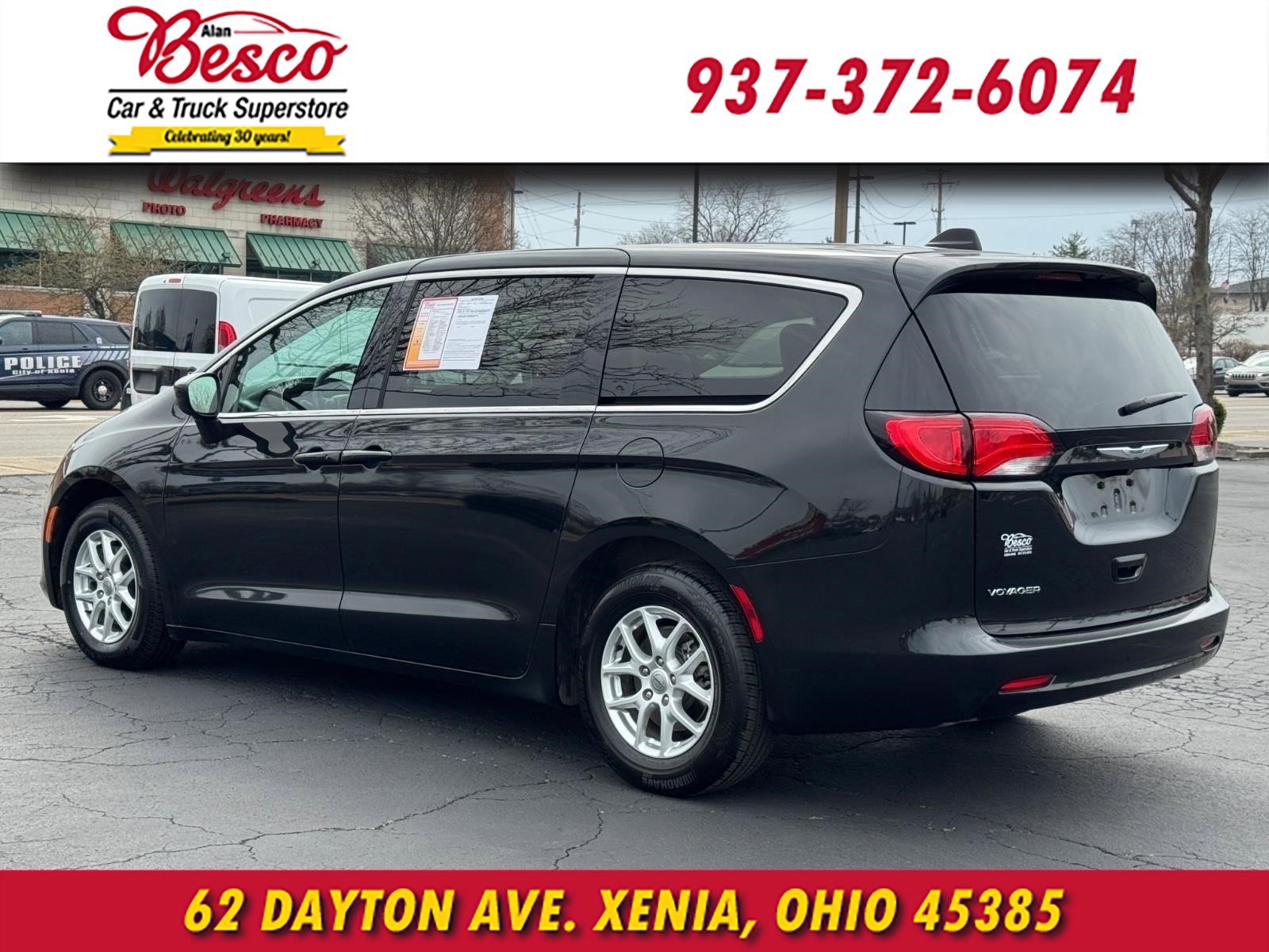 Used 2021 Chrysler Voyager LX image 6